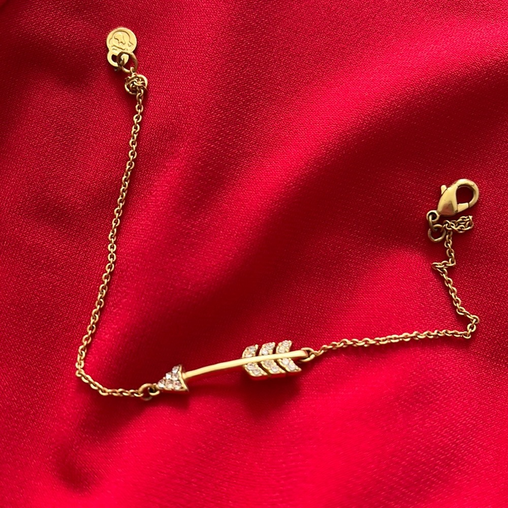 Arrow bracelet